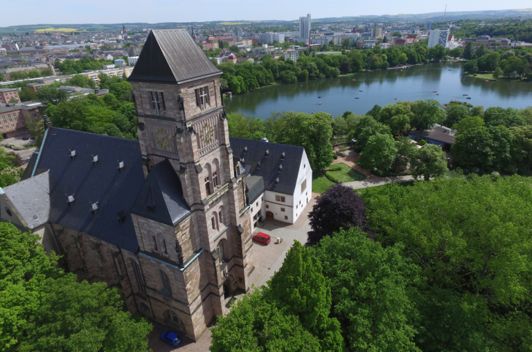 luftbild-shloß-chemnitz-bader-768x509